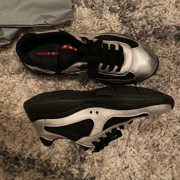 P R A D A sneakers - Picture 2 of 3